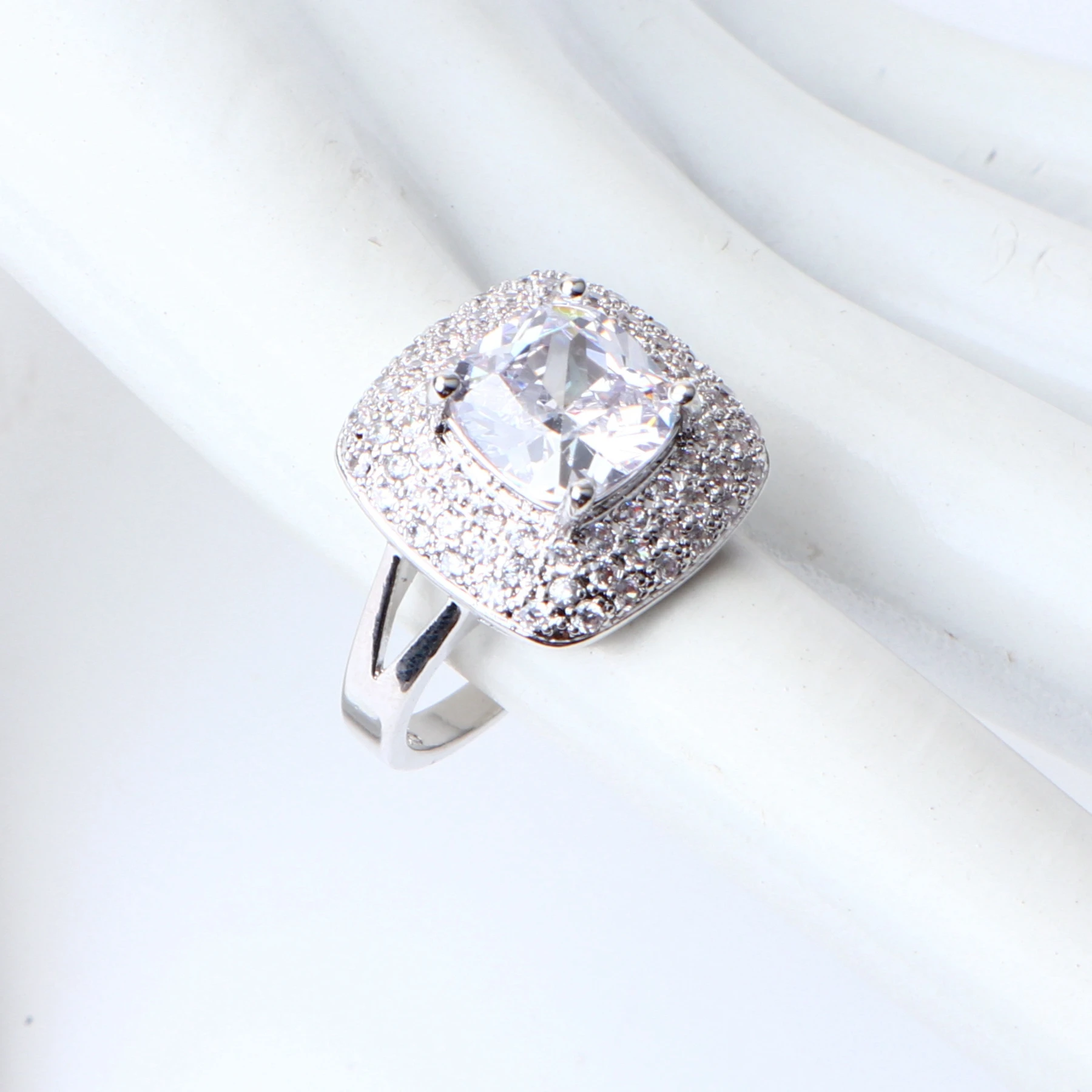 Набор свадебных украшений из серебра 925 пробы с белым цирконием серьги камнями