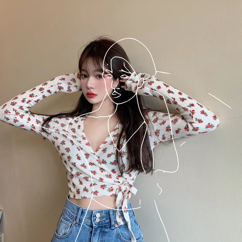 Женский винтажный укороченный топ с цветочным принтом и длинным рукавом
