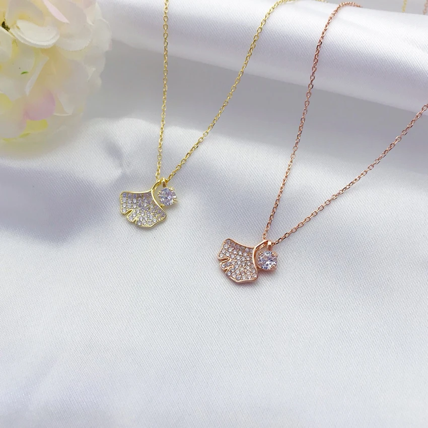 

CHARMS Magic Beads S925 Silver Necklace for women Little lotus leaf Clavicle Chain charm Diamond Jewelry gift Free Shipping