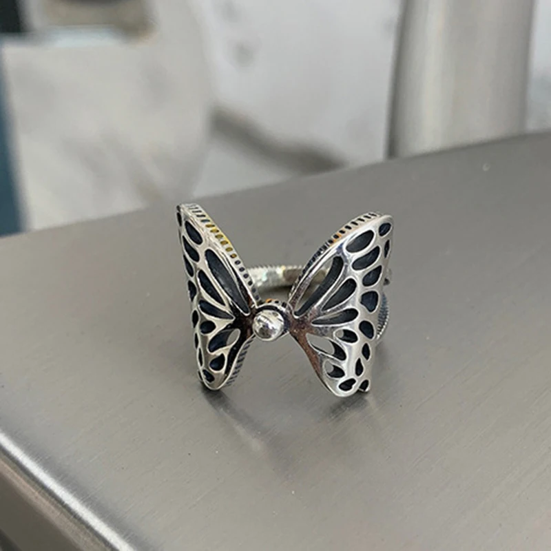 

Vintage Women Rings Creative Finger Ring Bride Jewelry Wedding Hollow Out Butterfly Personality Open Ring New Party Rings