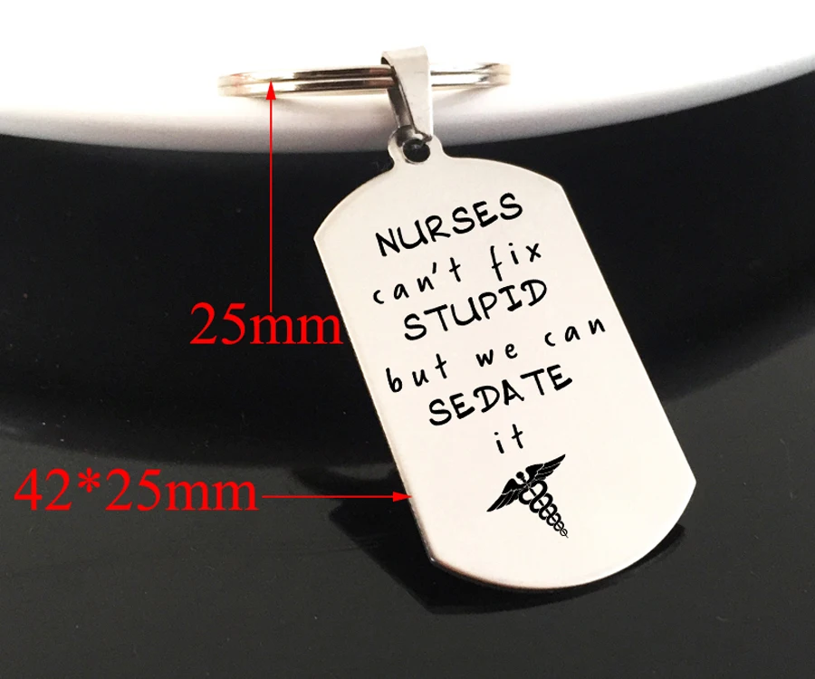 Медсестры на брелоке вырезанной этикетке ювелирных изделий собака не может