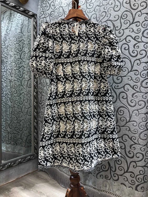 

2021 early spring new fashion women's round neck water soluble embroidery hollow decoration bubble short sleeve dress 1231