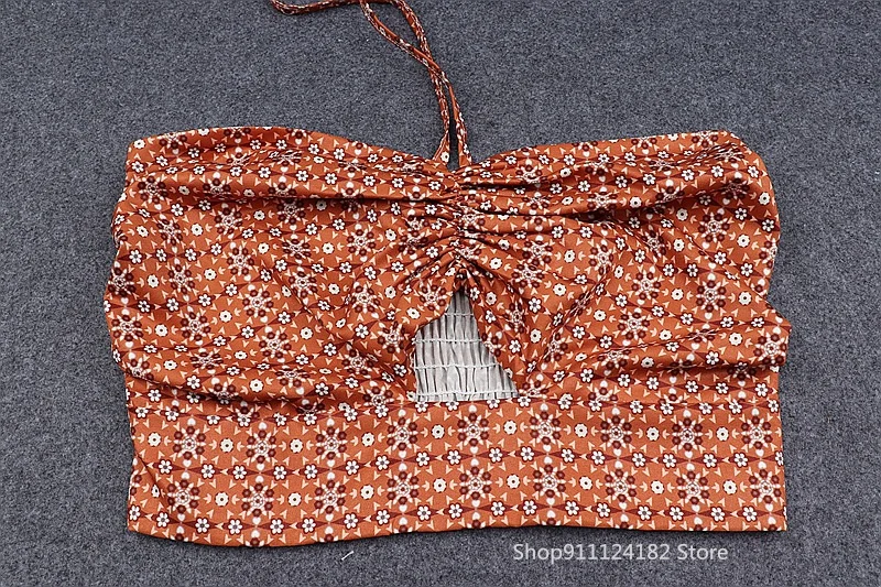 

2021European and American Style Summer New Word Collar Flower Print Pleated Hollow Halterneck Lace Vest Women