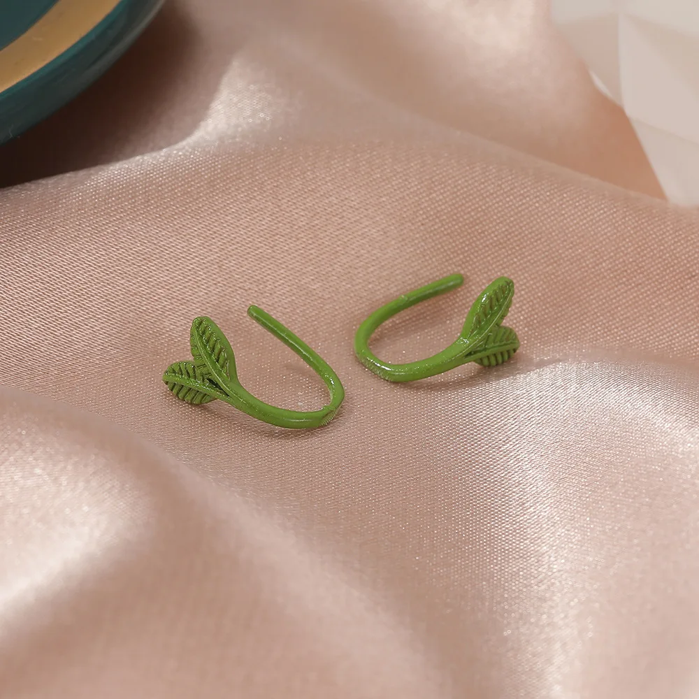 Korean Style Fresh Leaf Earrings Beautiful Bud Ear Clip Fake Perforated Earrings Women's Girl Gift Jewelry Hooping Ear Cuff