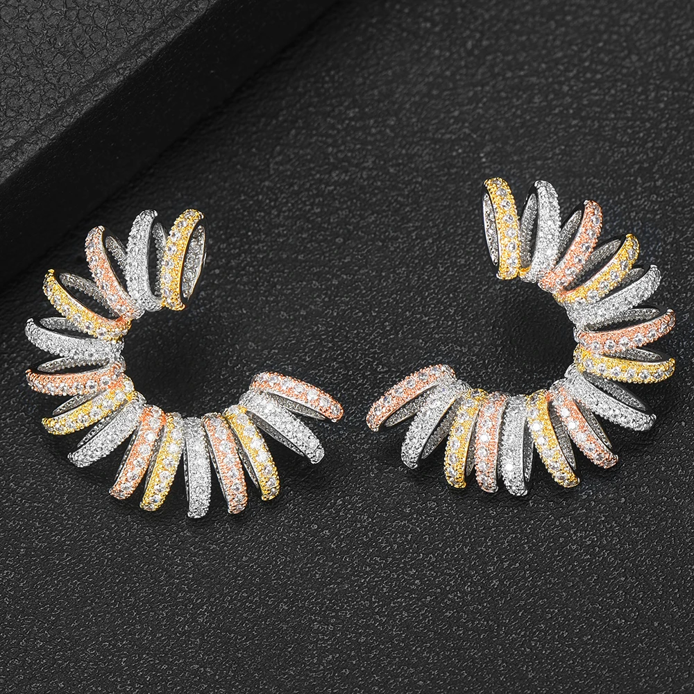 

LARRAURI бренд 3 оттенка, переходящие плавно от темного к светлому) провод твист, серьги со шпилькой, для Для женщин Мода кубического циркония св...