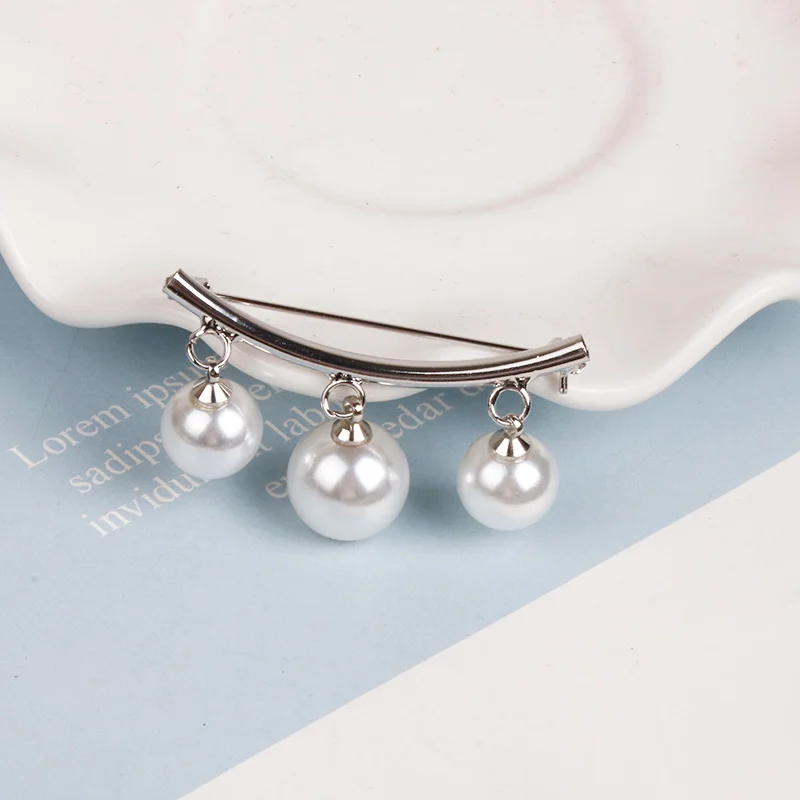 Anti-slip pin female Korean cardigan V-neck dress anti-slip brooch temperament Pearl pendant | Украшения и аксессуары