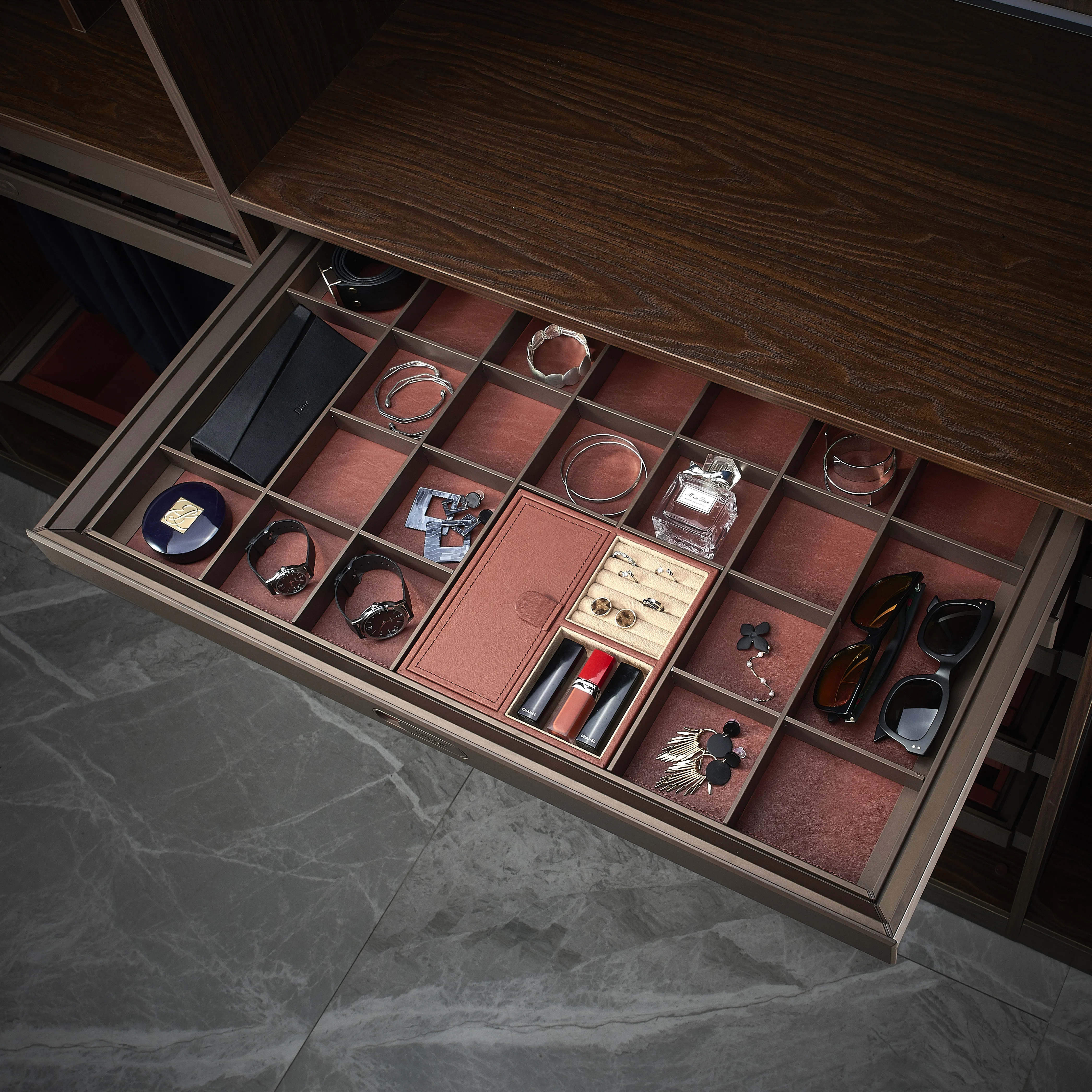 

High Quality Popular Wardrobe Accessory Demountable Storage Tray Leather Jewelry Box Pull Out Clothing Storage Box SUP-1820