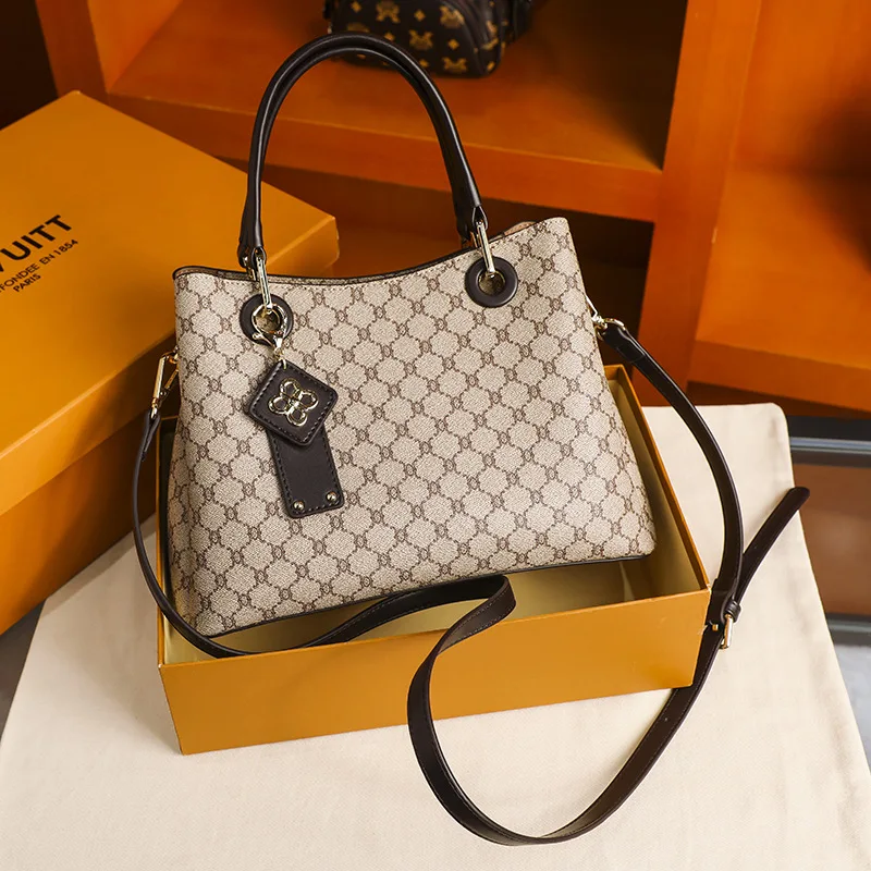 

Классическая клетчатая сумка через плечо для женщин, новинка 2021, подходящая ко всему вместительная сумка-мешок, женские знаменитые сумки, с...