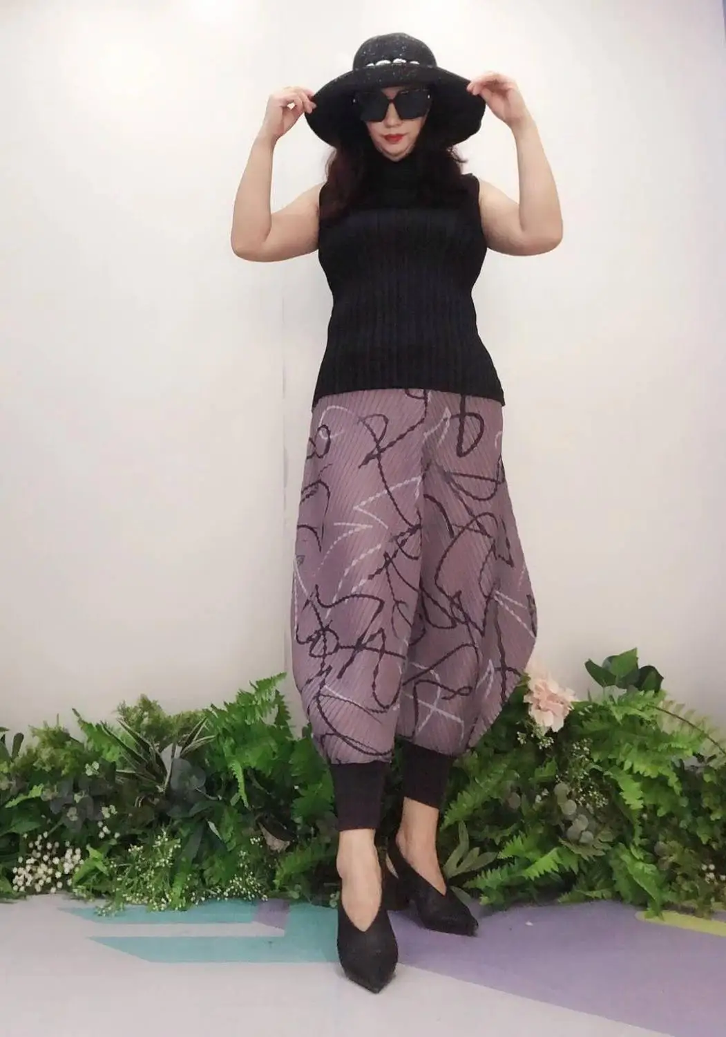 HOT SELLING Miyake fashion  Spring and summer mid waist  printed harem pants Tie feet pants IN STOCK