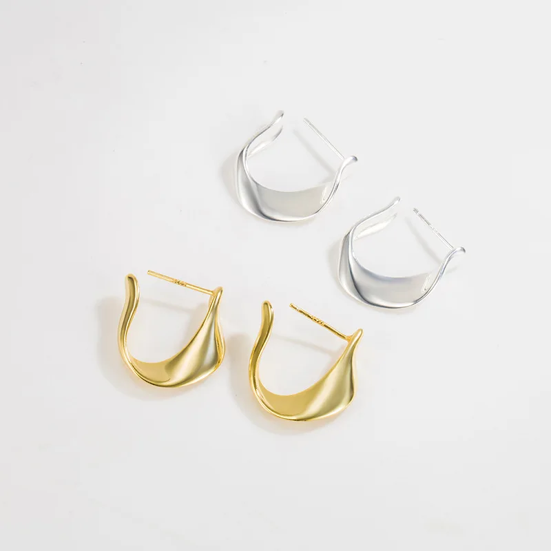 

Cold Wind C-shaped Twisted Earrings Korea S925 Sterling Silver Geometric Personality Earrings Golden Earrings Female
