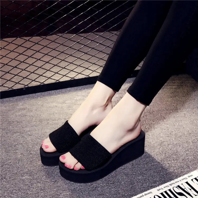 

Slippers women's fashion slippers women's summer Mid Heel thick bottom slope heel slippers women's antiskid beach slippers