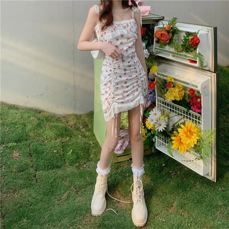 

2021 spring and summer new French style slim design with floral suspender skirt