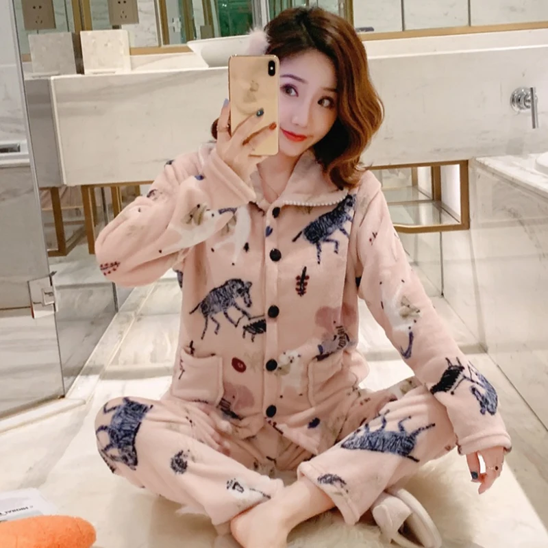 Пижама женская зимняя фланелевая с длинным рукавом и принтом батальных