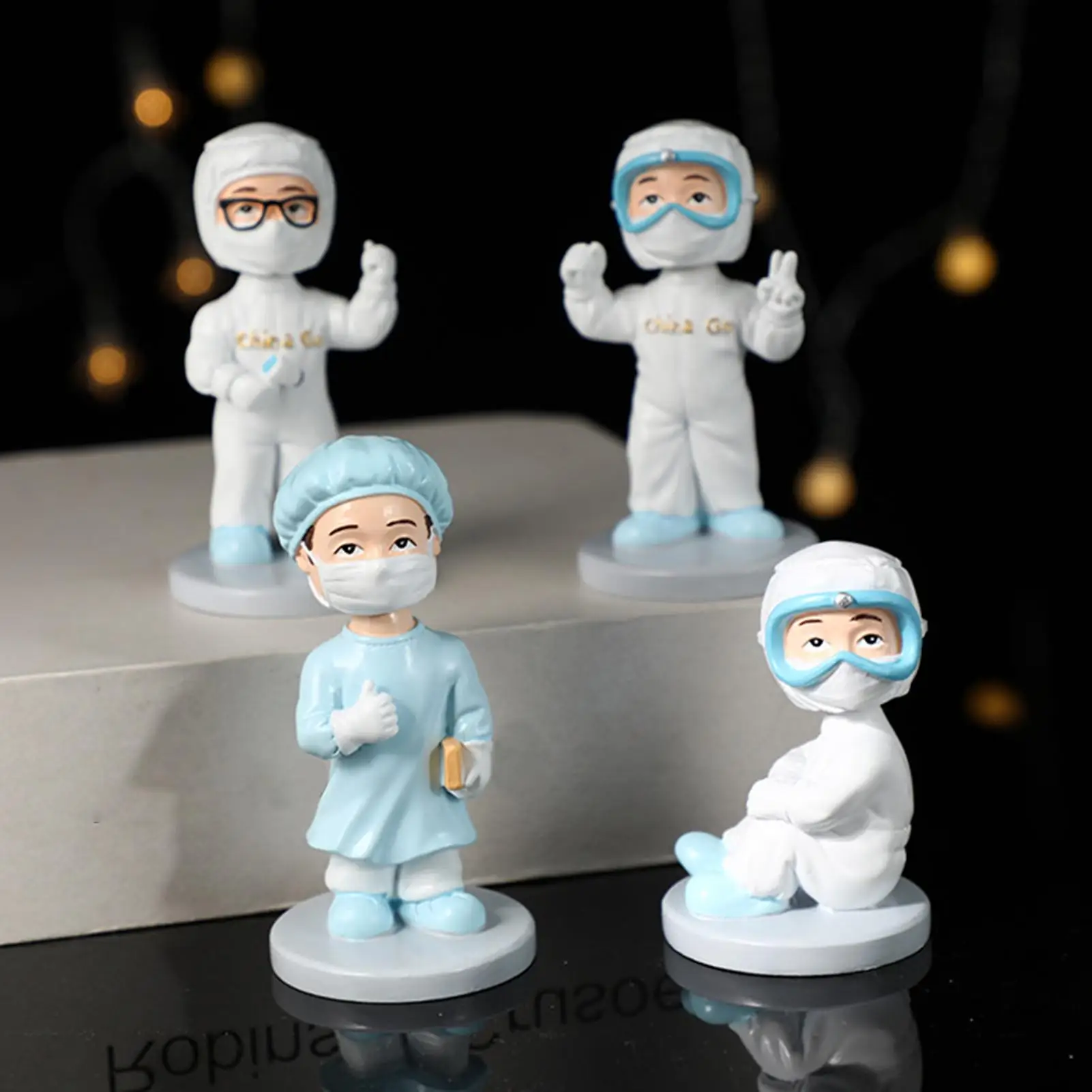

Creative Cartoon Head-shaking Doctor Nurse Model Resin Desktop Figurine Miniatures Craft Ornament Home Decoration