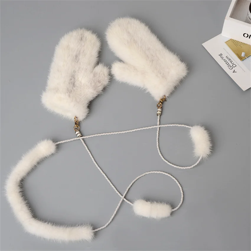 Рисунок 3 - Модные женские меховые перчатки