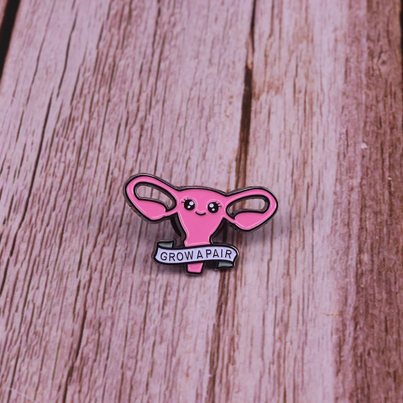 Увеличьте свою пару овников Женская значок феминистской девушки силы матки