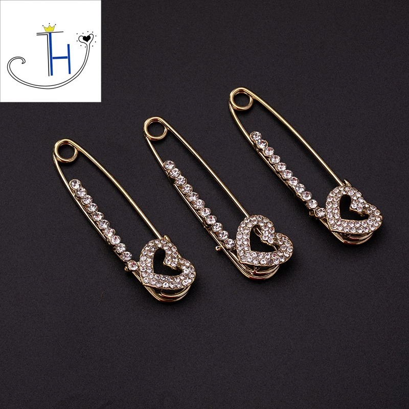 

Simple Love Flowers Brooch Gift for Girl Friend Accessories for Jewelry Luxury Fashion