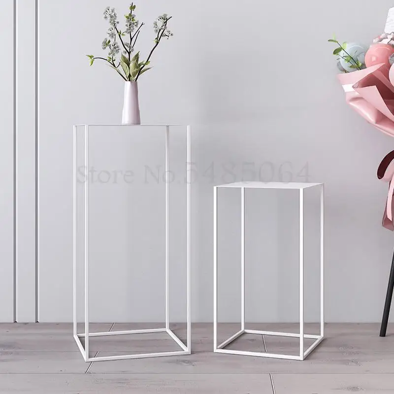 Скандинавский диван полка для пола чистая красная простая угловая настольная