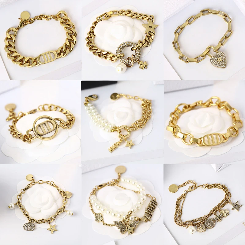 

Новинка 2022, жесткий браслет в стиле ретро для женщин, толстая цепочка с золотым жемчугом и инкрустированным цирконием, популярный бренд, рос...