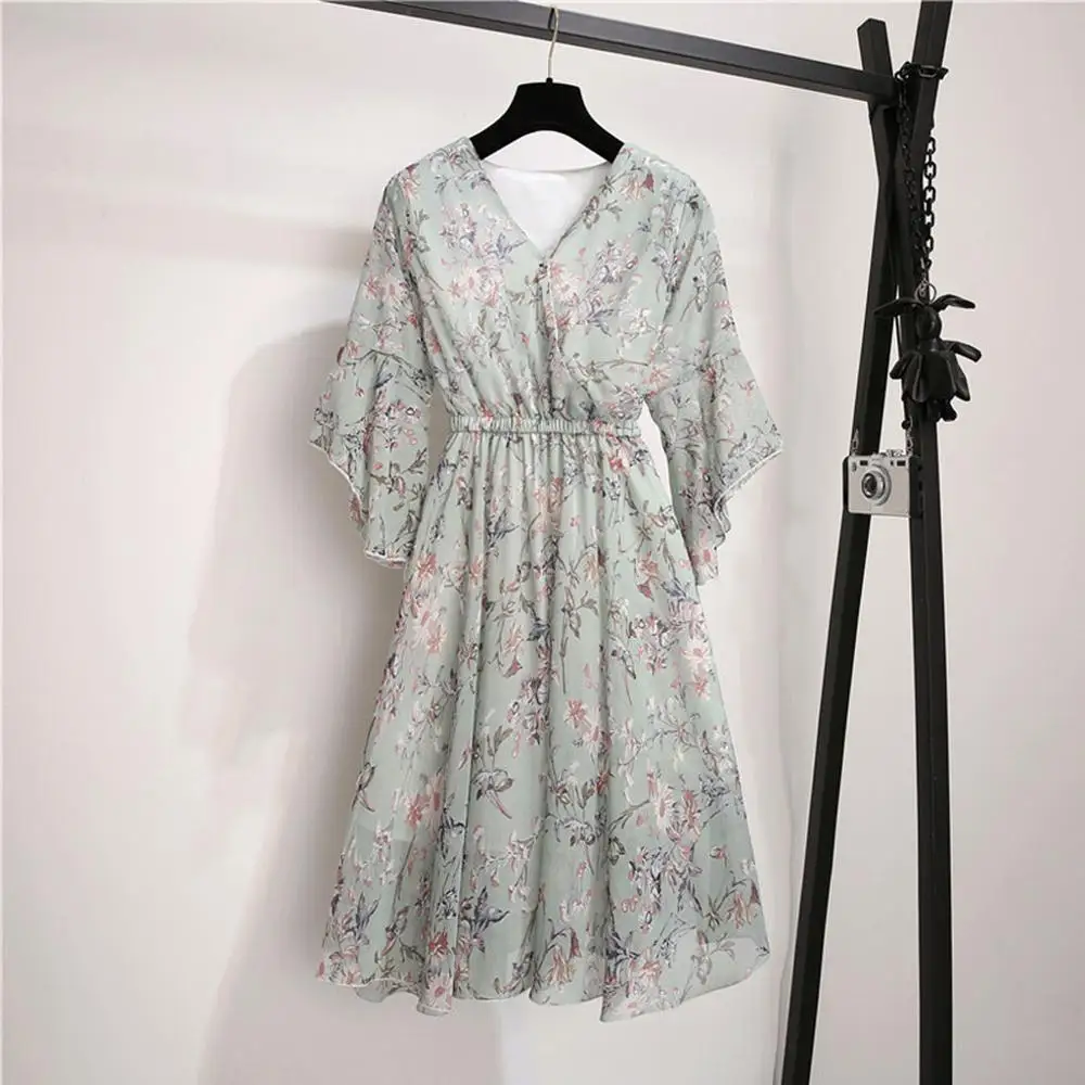 Женское платье новинка 2020 весеннее с V образным вырезом расклешенным рисунком
