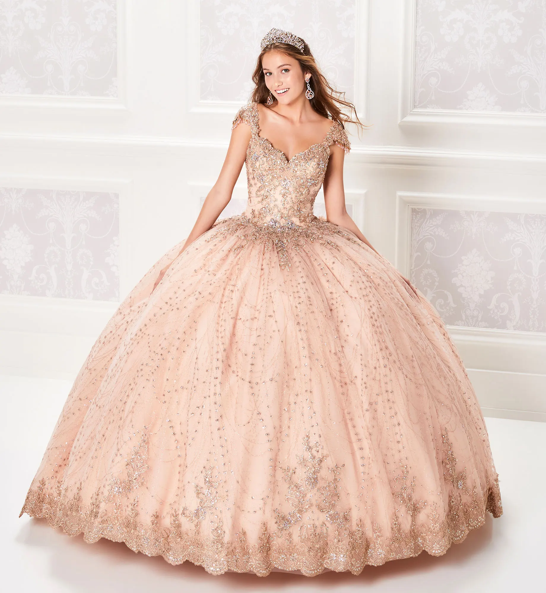 

Luxury Princess Quinceanera Dresses Appliqued Glitter Crystal Ball Gown Prom Party Sweet 16 Gowns Vestidos De 15 Años