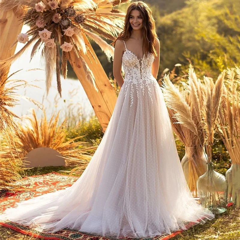 

Summer Boho Wedding Dresses Lace Dots Tulle Open Back Bride Dress Robe de Mariee Spaghetti Straps Beach Wedding Gowns Bohemian