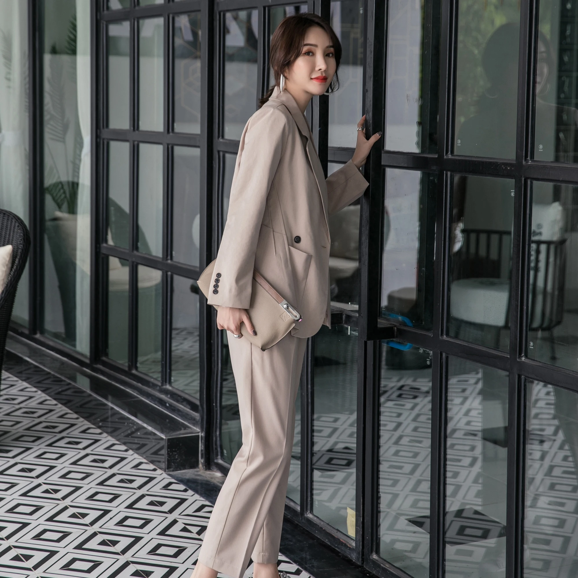 Женский брючный костюм шаровары повседневный блейзер цвета хаки с отложным