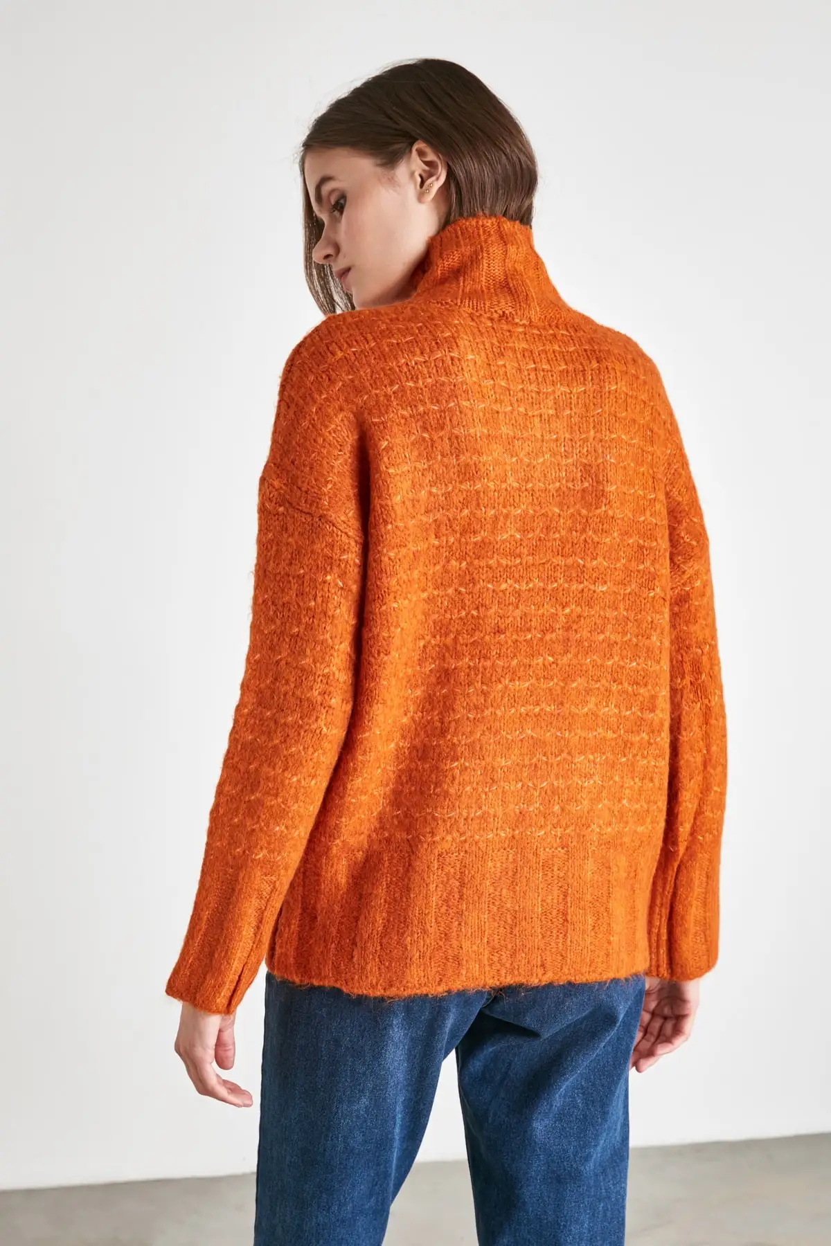 

Trendyol Half Turtleneck Knitwear Sweater TWOAW21KZ2733