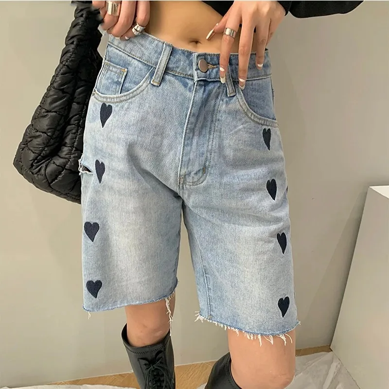 

Y2K Streetwear Heart Embroidery Hole Denim Shorts For Women High Waist Straight Short Jeans Female Summer Clothes 2021 P012