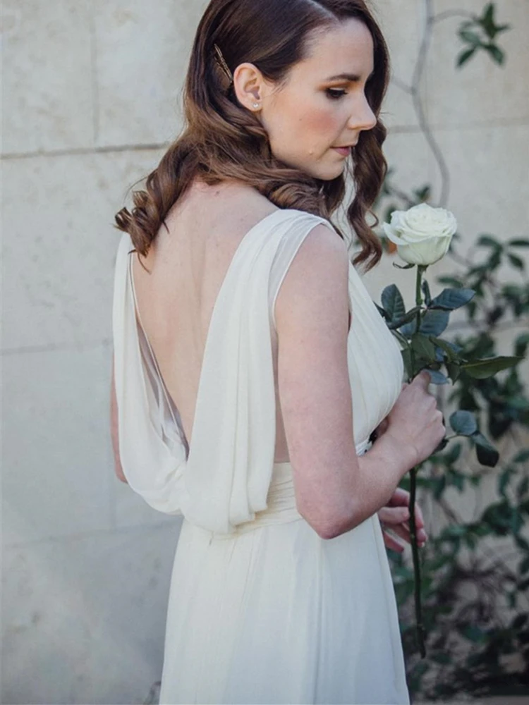 

Greek Goddess Chiffon Wedding Dresses Open Back V Neck Pleats Sweep Trail Vestido De Noiva Bridal Gowns Elegant Simple 2020