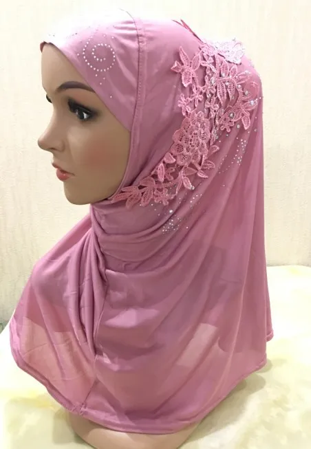 Beautiful Muslim girl scarf ice silk side lace flower ironed drill cover head Hui worship headscarf muslim hijab | Тематическая
