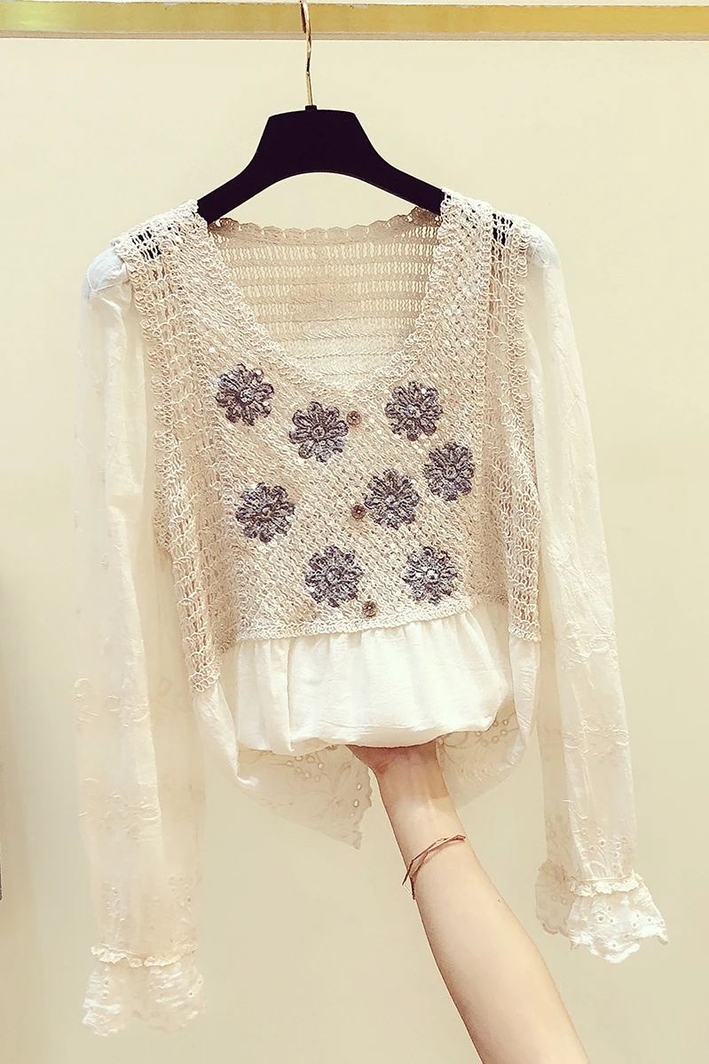 

2020 Autumn New Fashion Womens Apricot Shirt Loose Tops Stitching Knitted Hollow V-neck Long Sleeve Blouse Petal Sleeve Shirts