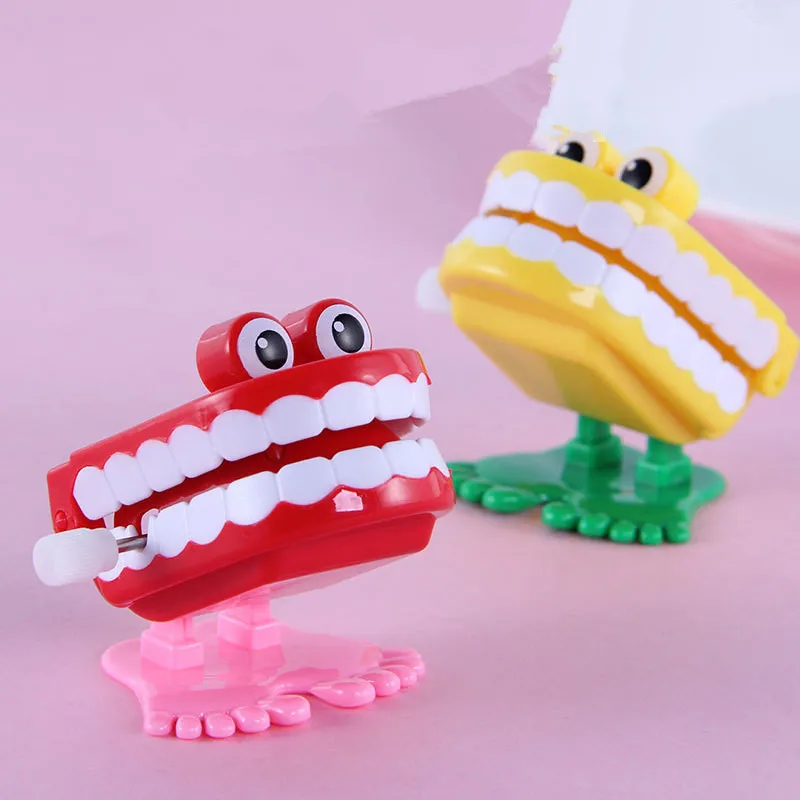 

Nostalgic Version Of Children's Clockwork Funny Toy Horror With Eye-winding Jumping Teeth Supply Children Creative Fun Gift Toys