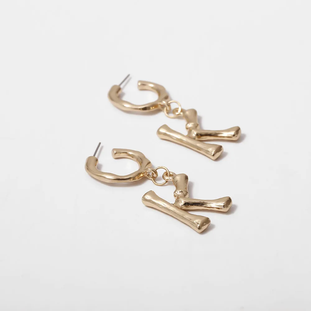 

In 2021, The European And American Fashion Personality Contracted Ms Alloy Earrings Jewelry Gifts