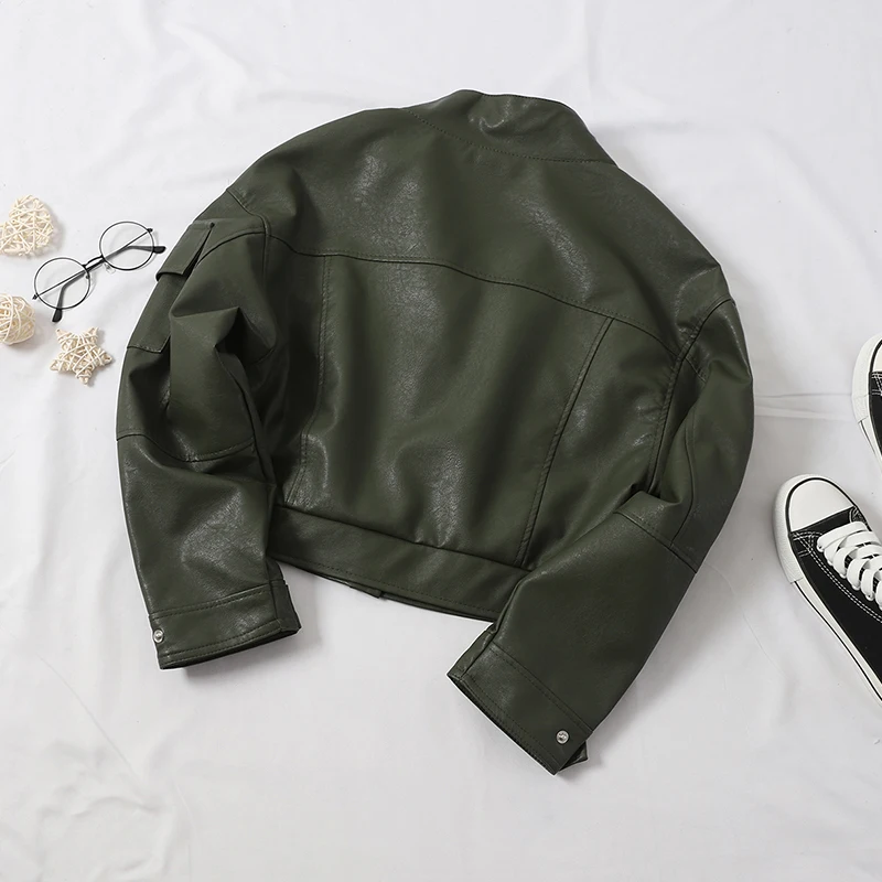 Куртка женская короткая из ПУ кожи на молнии с большими карманами|Кожаные куртки|