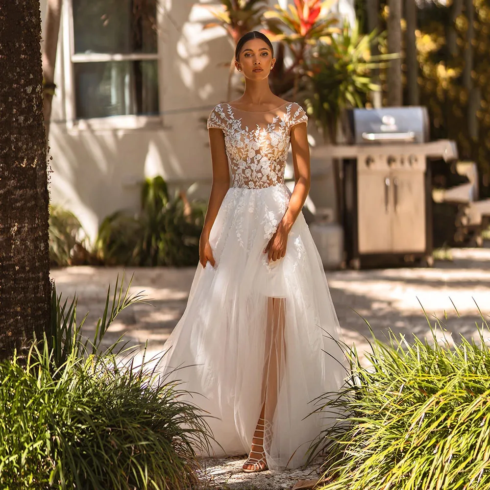 

Elegant Short Sleeve A Line Backless Wedding Dress Tulle Vintage White Sweep Train Scoop Applique Formal Bridal Gown