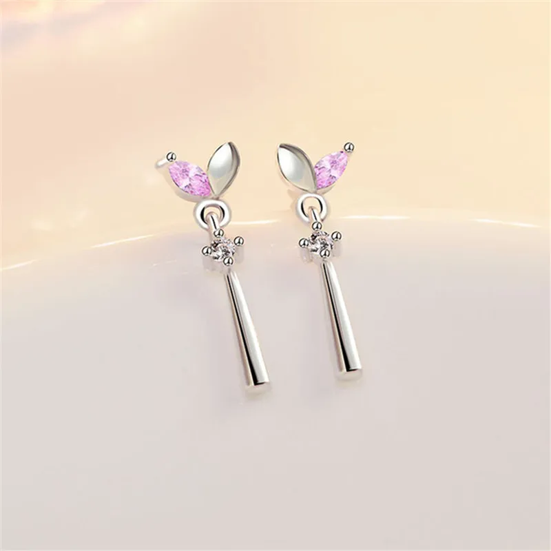 

Женские серьги-гвоздики из серебра 925 пробы с цирконом