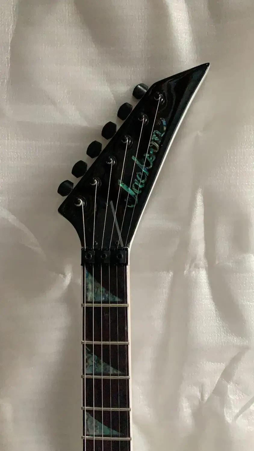 Оптовая продажа электрическая гитара модели Джексон цельнокроеная горловина