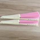 50 шт. Изготовленные На Заказ Шелковый складной веер персонализированные Невеста и именами жениха и дату свадьбы поддержки широкого сбыта липких обувей подошв с подарочной коробкой