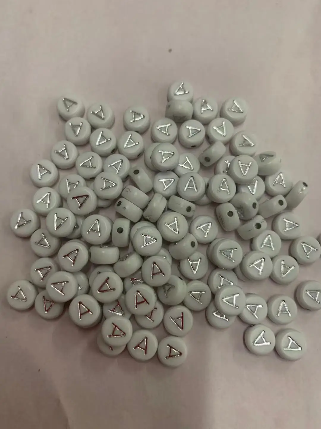 CHONGAI 100Pcs Oblate Acrylic Letter Beads Single Alphabet White Silver Letter Round Bracelet Jewelry Beads&Jewelry Making 4*7MM