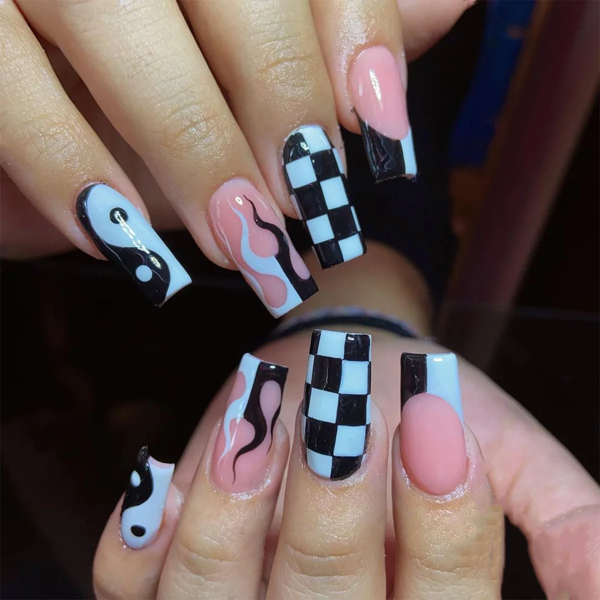 

24pcs/set False Nail Black White Flame Wearing Nail Patch Nail Removable Nail Patch For Beauty Salon Nails Desingn Nails Desingn