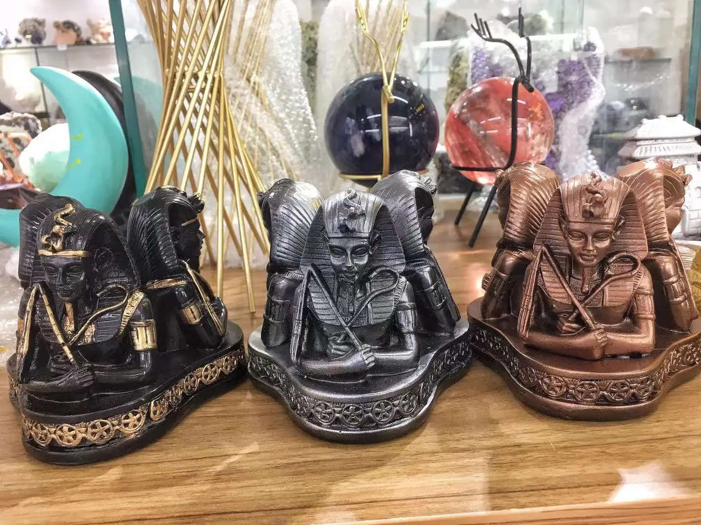 

High quality Crystal Ball Base Three Pharaoh Sculpture Synthetic Resin Crafts Home Decor Decoration Sample Room