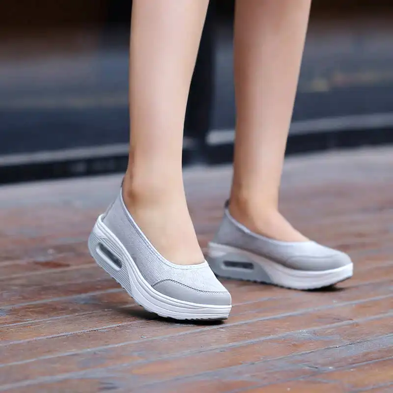 

Water Women's Sports Shoes Thick Bottom High Top Sneakers Large Platform Sneakers Sport Woman Lace Up Running Sneakers Tennis
