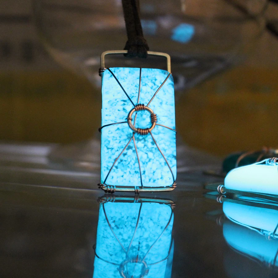 

New Glowing rectangle Luminous Stone necklace Rock hiphop Necklace GLOW in the DARK Copper wire winding men boys Handmade