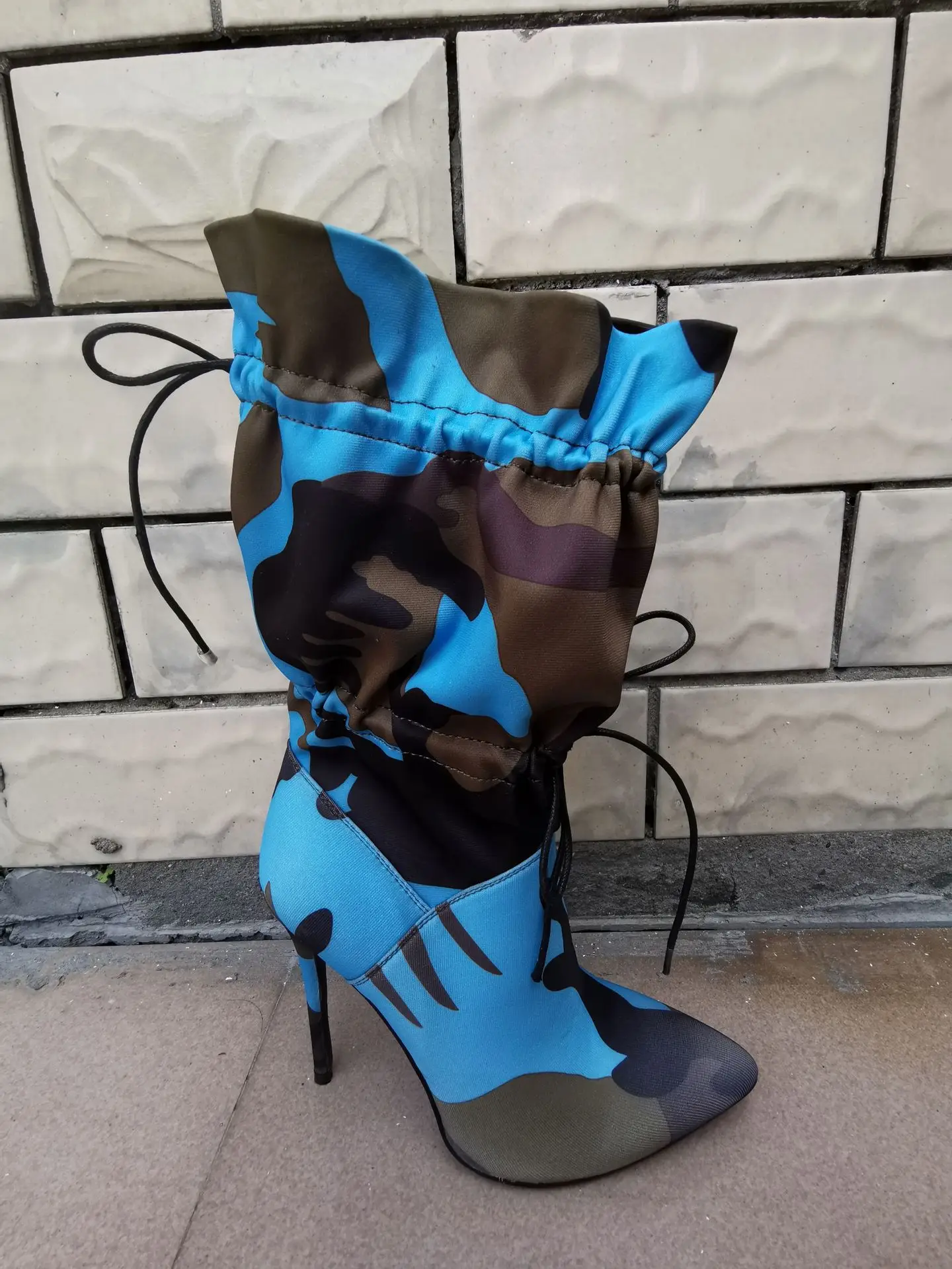 Stylesowner/Новинка года; модные камуфляжные ботильоны на высоком каблуке-шпильке; женская обувь на шнуровке; пикантные шикарные ботинки для ночного клуба