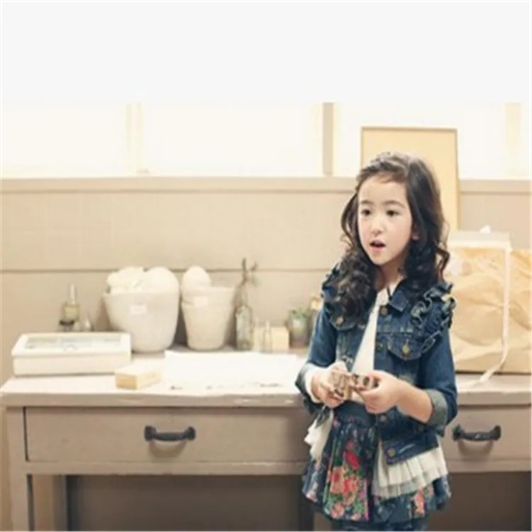 Джинсовая куртка с оборками для девочек осенняя верхняя одежда маленьких