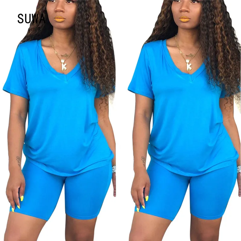 

Женский летний костюм в простом стиле, Однотонная футболка с V-образным вырезом и коротким рукавом и шорты, спортивный костюм, женская одежд...