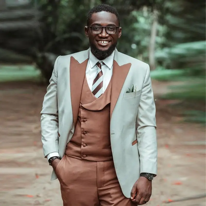 

Latest Fashion 3 Piece Business Men Blazer Groom Tuxedos For Wedding Prom Suit (Jacket+Pants+Vest) Streetwear Custom Made