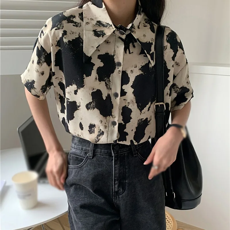 

Женская рубашка в гонконгском стиле с принтом, Повседневная Свободная блузка, летний женский топ с отложным воротником и рукавом до локтя, р...