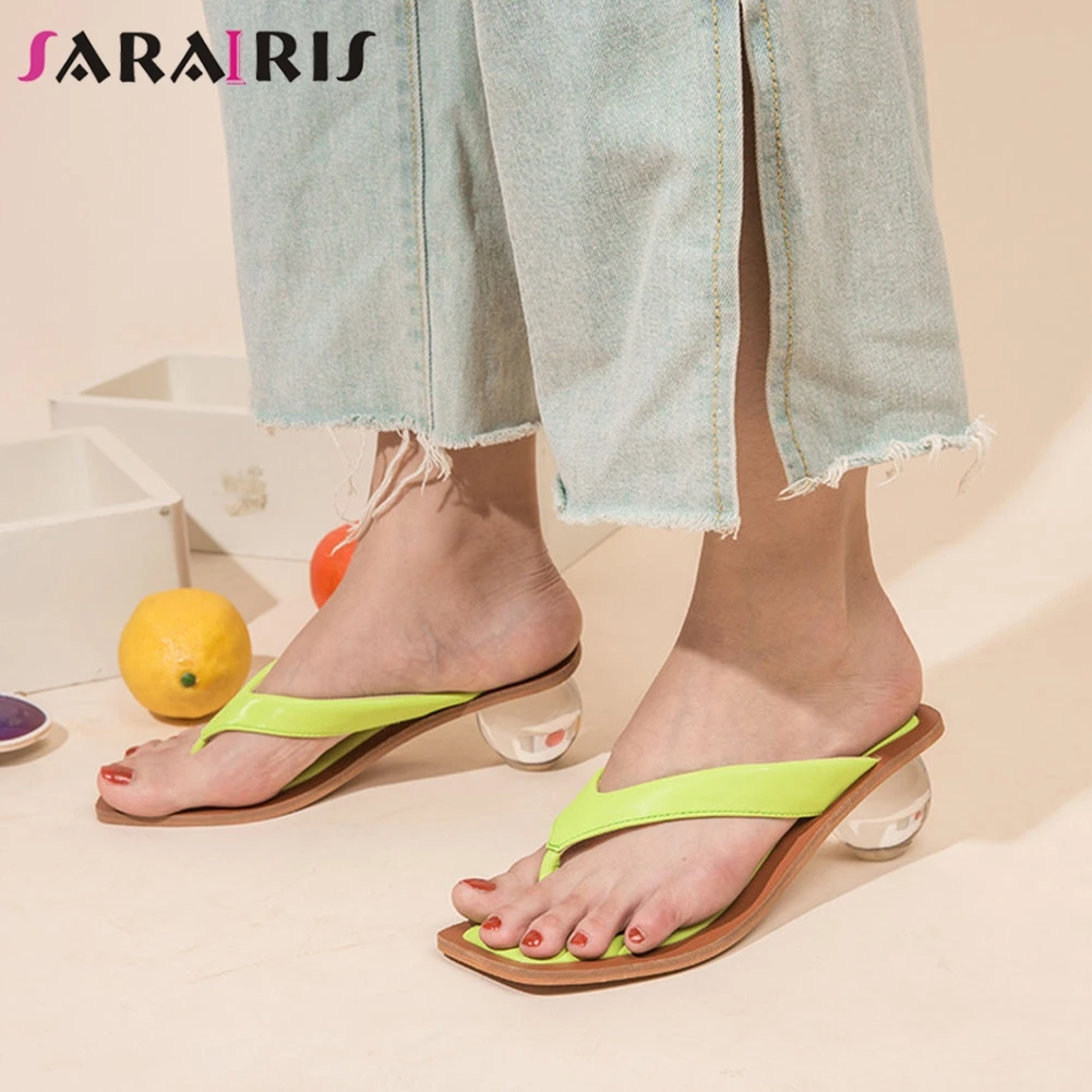 SARAIRIS/Летние Повседневные тапочки Брендовые дизайнерские шлепанцы с открытым